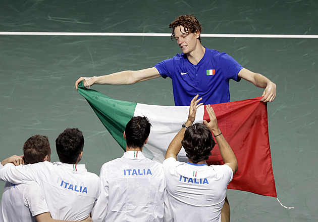 Kdybys nenatáčel reklamy... Itálie kritizuje Sinnera, že vynechá domácí Davis Cup