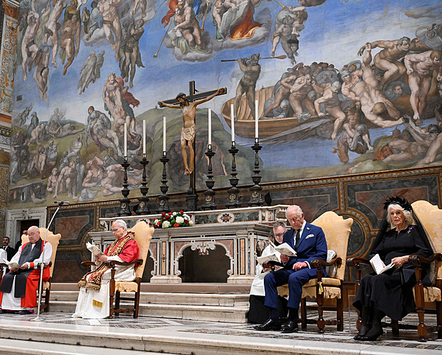 Po pěti stech letech. Papež a britský král usedli ve Vatikánu ke společné modlitbě