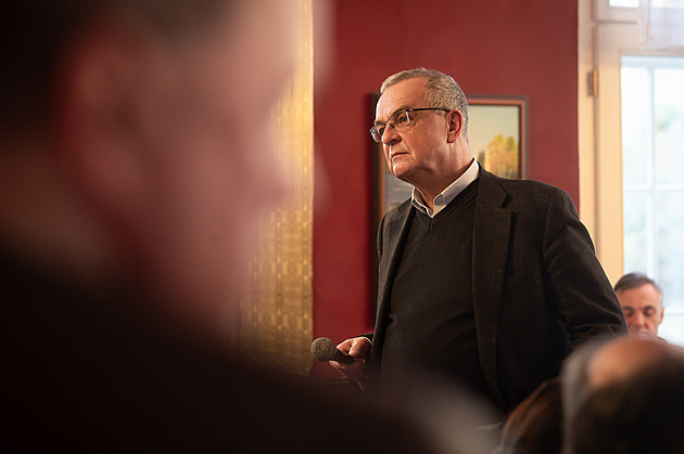 Kalousek ze sněmu TOP 09 bleskurychle zmizel. Nejsme nepřátelé, věří Havel