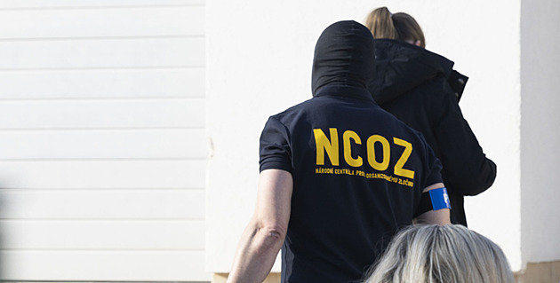 V sídle Správy železnic zasahují policisté z NCOZ