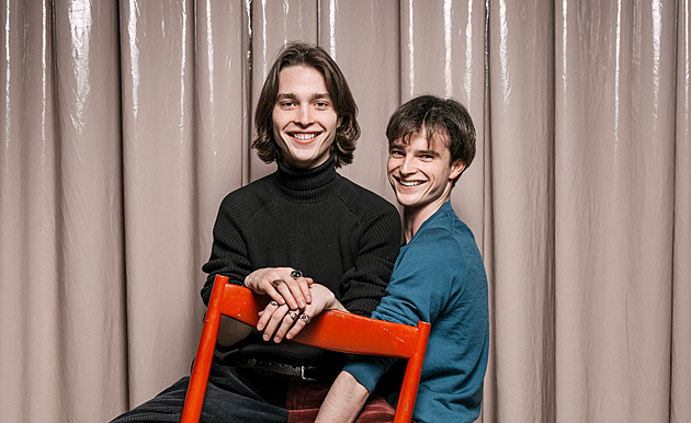 Čím jsme starší, tím méně nás srovnávají s tátou, vypráví synové Vladimíra Dlouhého