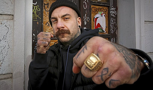 Mně krev hrozně voní, říká evropský šampion v boxu bez rukavic