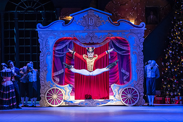 Louskáček, který vyniká. Anglická verze slavného baletu je nyní online