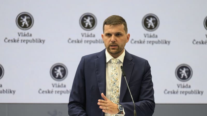 Vláda v demisi rozpočet přepracovávat nebude. Nedává to smysl, řekl Hladík