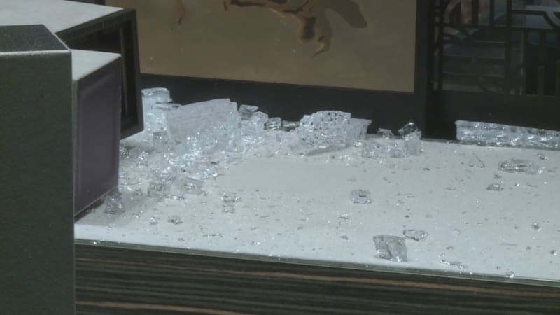 Policie odhalila gang lupičů hodinek za desítky milionů. S kořistí utekli do ciziny