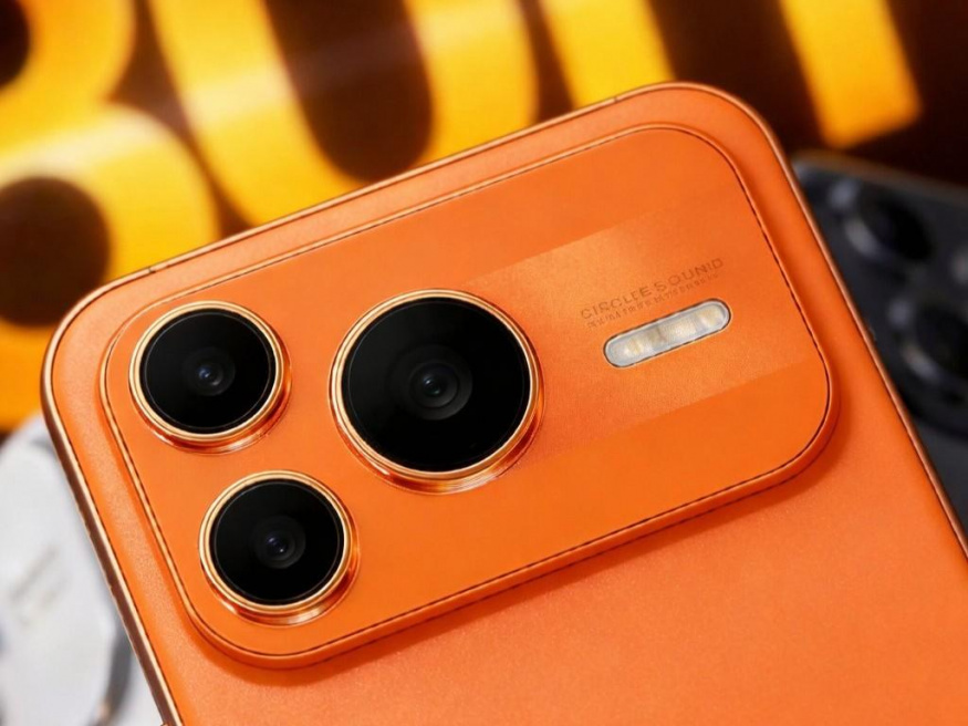 Honor se toho nebojí. Chystaná novinka nápadně imituje iPhone 17 Pro