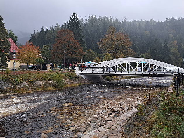 Ve Špindlerově Mlýně našli v potoce mrtvého cizince, policie nařídila pitvu