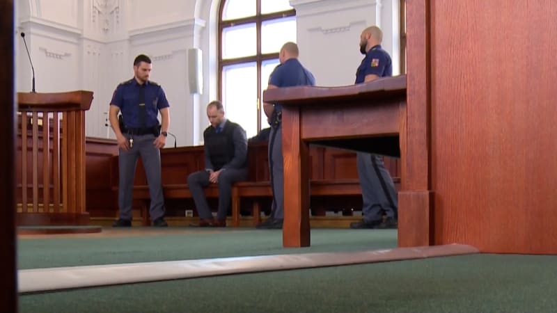 Soudkyně o vraždícím primáři: Životy měl zachraňovat, ne je brát. Obhájce se odvolal