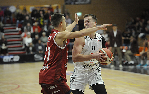 Role favorita nám svazuje ruce, vědí v Pardubicích. Zlomit to má derby s Hradcem