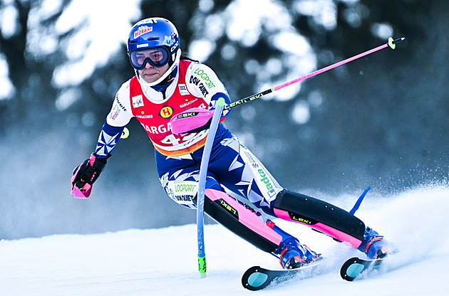 Rastová má nakročeno k triumfu i ve slalomu, Dubovská opět bez postupu