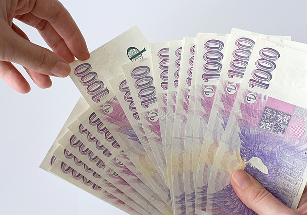 Novinky 2026: Kolik zaplatí bohatí s vysokými výdělky na odvodech a dani z příjmu