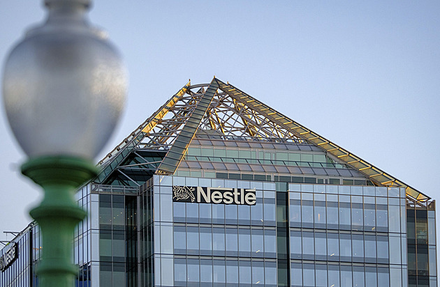 Velké korporace začínají propouštět. O práci přijdou desítky tisíc lidí