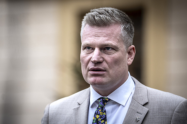 Turek nemá respekt vůči ústavním hodnotám, uvedl Pavel v dopise Babišovi