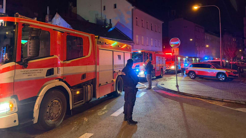 Požár v Brně: Černý dým byl vidět po celém městě, na místo přijeli hasiči