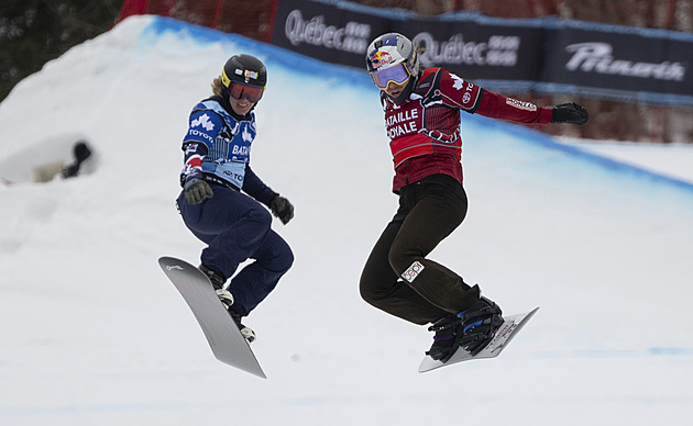 Adamczyková se napodruhé protáhla do semifinále, v závodě SP v Číně byla sedmá