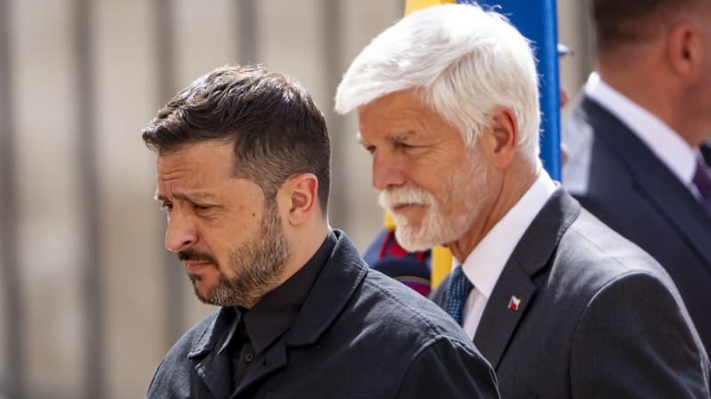 Pavel odmítá Macinkovu kritiku. Zelenskyj projevil zájem o koupi letounů, tvrdí