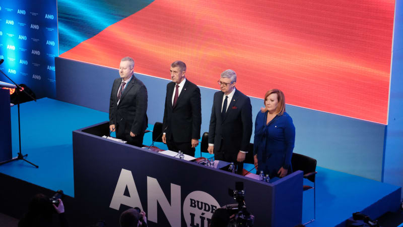 Babiš zahájil sněm ANO ostrým útokem na média: Je to náš největší soupeř