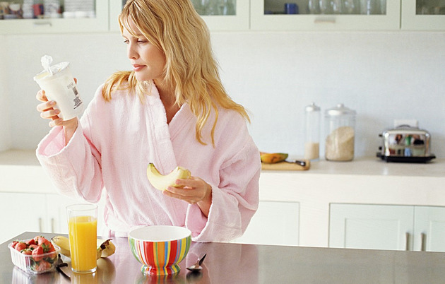 Bílkoviny jsou ve výživě důležitější než chutě na sladké. Kde začít?