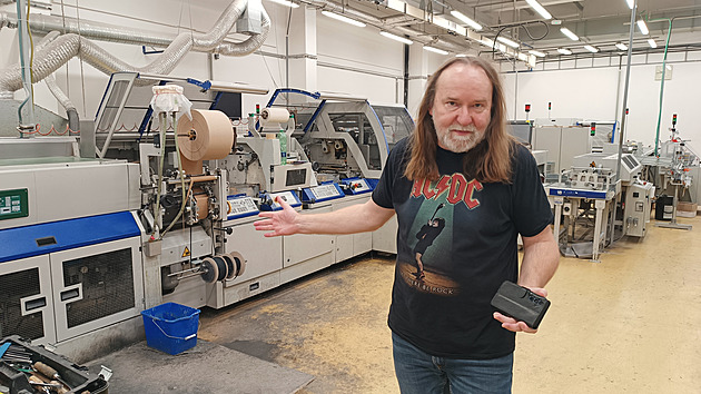 „Že přijdu v rockovém triku, nikoho nepřekvapí.“ Řediteli tiskáren je nejlépe na pódiu