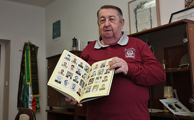 Pili jsme tak, že jsme se vyklonili z okna a polkli. Jan Kurial je žijící kronika dolu ČSM