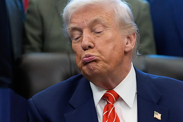 Dám New Yorku peníze na tunel, ale letiště a nádraží pojmenujte po mně, žádá Trump