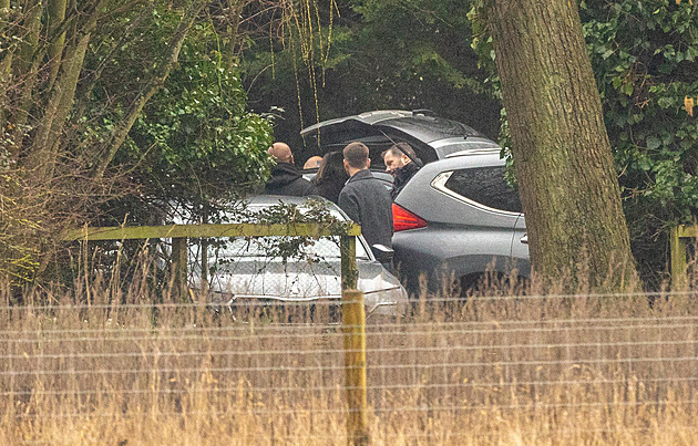 Britská policie zadržela bývalého prince Andrewa v souvislosti s kauzou Epstein