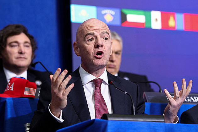 Každý zápas MS bude vyprodaný, tvrdí Infantino. FIFA prý vydělá 11 miliard dolarů