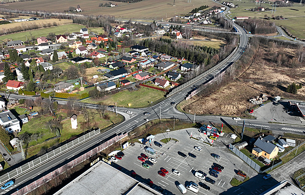 Bourá se tu každý týden, říká starosta. Křižovatku nahradí kruhový objezd