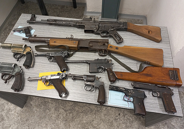 Lidé drží stále dost nelegálních zbraní, pocházejí i z války v Afghánistánu