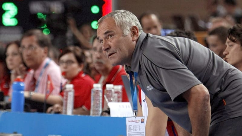 Zemřel legendární basketbalový trenér Hummel. S reprezentací uspěl na mistrovství Evropy