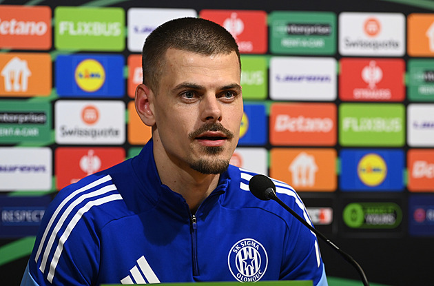 Proti Mohuči nastoupíme s čistou hlavou, říkal Kliment. Výměna trávníku ho potěšila