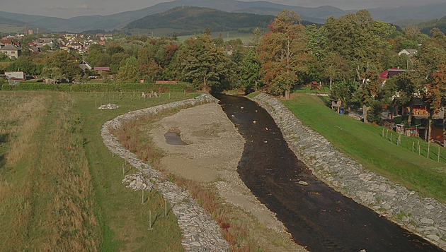 Povodí Desné mají před záplavami ochránit poldry, studie posoudí jejich přínos