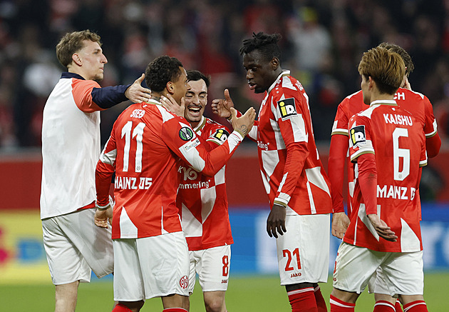 Mohuč - Olomouc 2:0, nevýrazný výkon a konec v Evropě. Hosté dohrávali v deseti