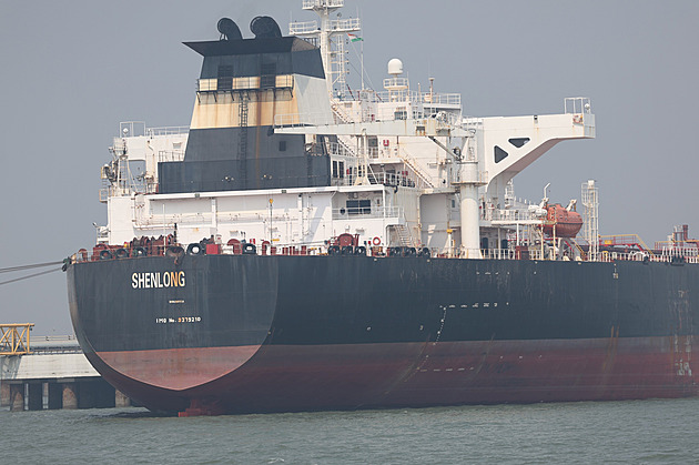 Hormuzským průlivem bezpečně a bez starostí? Íránci nerušeně vybírají mýtné