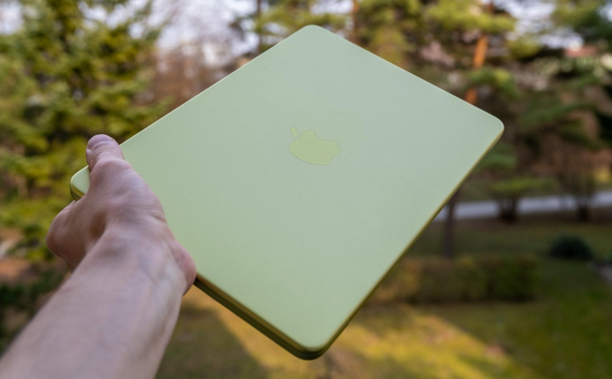 MacBook Neo je obětí vlastního úspěchu. Apple řeší nečekaný problém s čipy