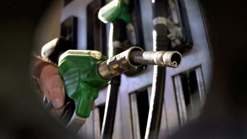 Paliva o víkendu zdraží: Po přechodném snížení poskočí maximální ceny benzinu a nafty nahoru