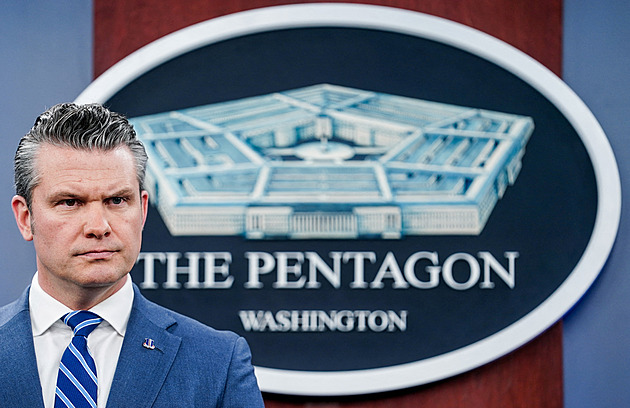 Hegseth místo Bible citoval Pulp Fiction. Demokraté chtějí jeho impeachment