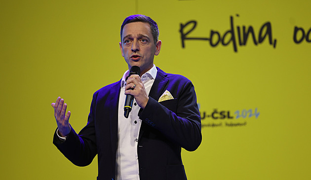 Grolich vede lidovce, vyhlásil ambici řídit stát. A představil nové logo