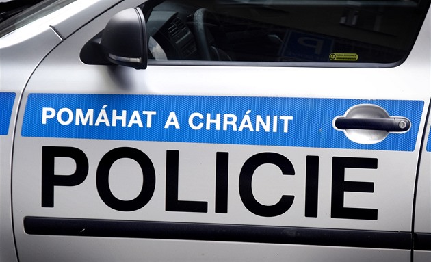 Ve zlínském obchodním centru unikla neznámá látka, policie evakuovala 150 lidí