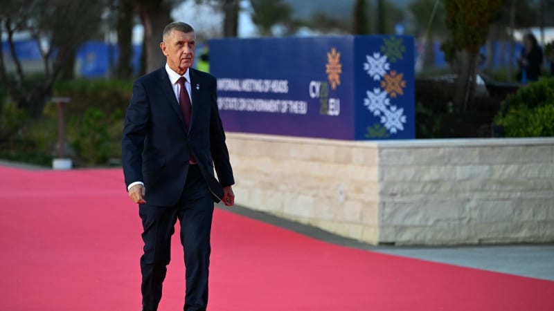 Babiš se sejde se Zelenským. Krátké jednání proběhne v Arménii