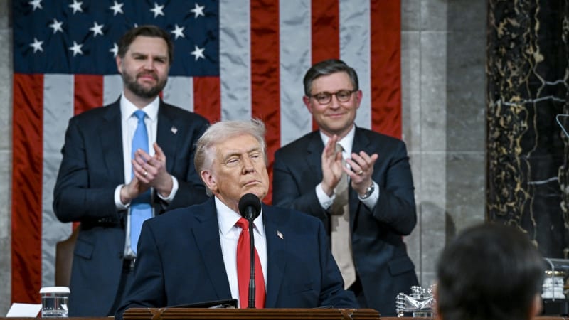 Nepřátelské akce v Íránu skončily, tvrdí Trump. Opozice má vážné „ústavní obavy“