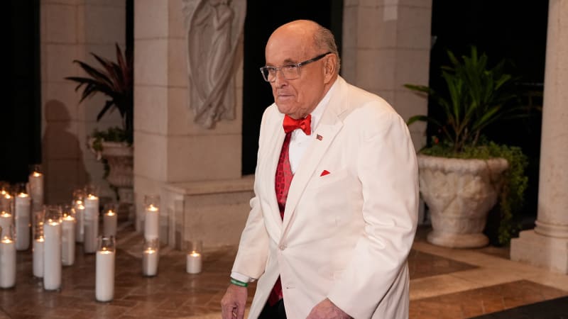 Newyorský exstarosta Giuliani je v kritickém stavu. Skutečný bojovník, napsal o něm Trump