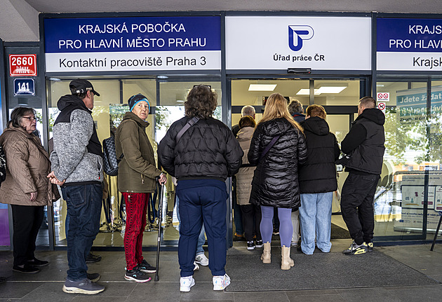 Superdávka je odložená. Co to znamená pro lidi, kteří o ni požádali?