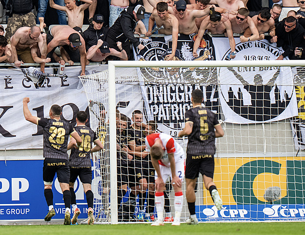 Hradec Kr. - Slavia 3:1, domácí míří do Evropy, za hosty skóroval debutant Kohout