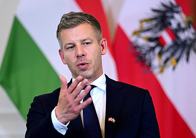 Orbán bral víc než dvojnásobek. Magyar omezí výdaje, seškrtá i vlastní plat