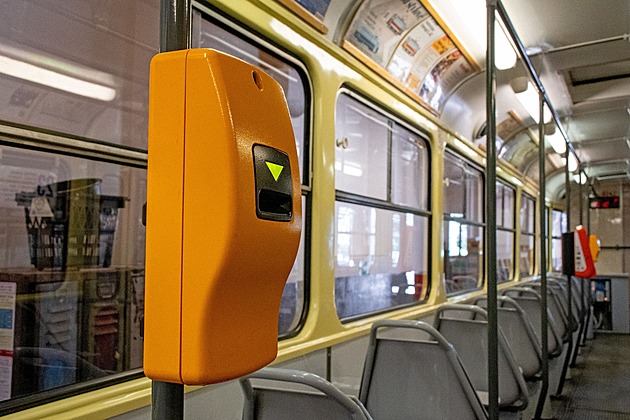 Před 30 lety jste si v Praze naposledy štípli lístek. Začala revoluce v odbavování