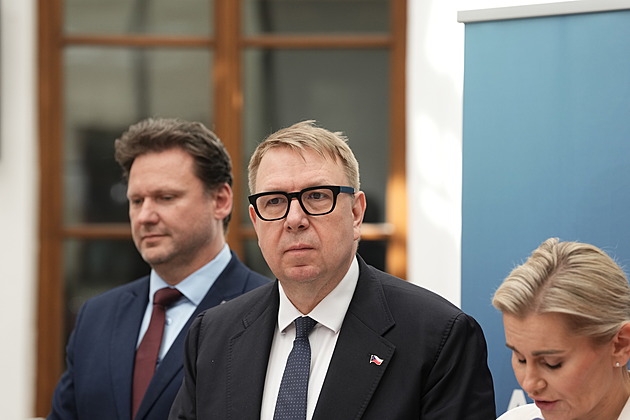 Poslanci jednají o vyšší rodičovské. Je to málo a chybí valorizace, vadí Pirátům