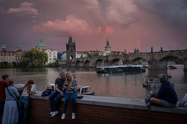 Praha je městem, kde si lidé nevěří, ukázala analýza kvality života