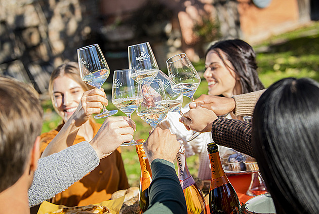 Obliba prosecca nepolevuje. Loni se do Česka dovezlo 17,6 milionů lahví