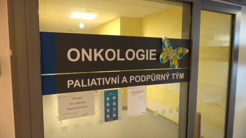 Agresivní bezdomovkyně terorizuje Jihlavu. Vulgárně nadává, na onkologii ucpala toalety